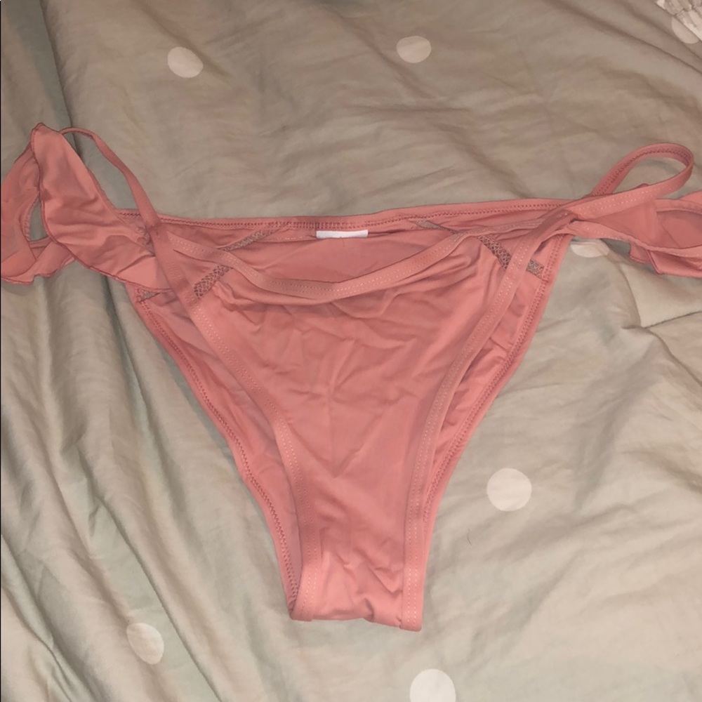 Billabong Swim bottoms !!